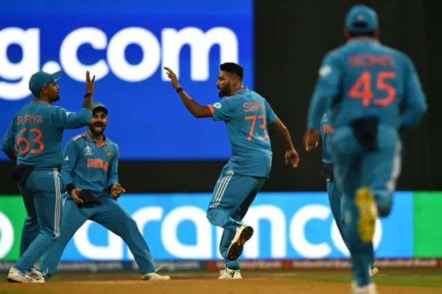 இந்திய கிரிக்கெட் அணியின் அதிரடி ஆட்டம் 