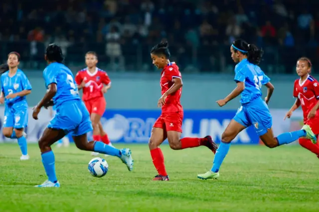 साफ महिला च्याम्पिअनशिपमा नेपाल र भारतको महिला फुटबल