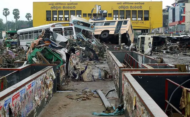 சுனாமி, 2004 டிசம்பர் 26, இயற்கை, தமிழ்நாடு, இலங்கை