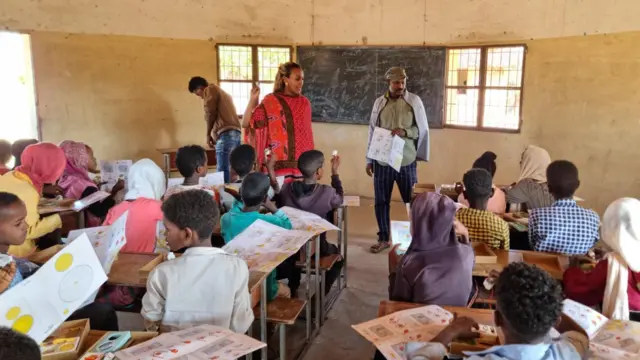 ስደተኛታትን ተፈናቐልቲን ቆልዑ እቶም ዝያዳ ካብ መኣዲ ትምህርቲ ዝርሕቁ ስለዝኾኑ ፍሉይ ጠመተ ክትህበሎም ከምእትግደድ’ያ ትዛረብ