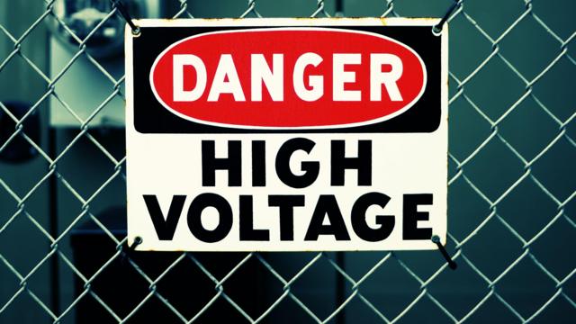 உயரழுத்த மின்கம்பிகள் செல்லும் நிலங்களில் வீடு கட்டலாமா