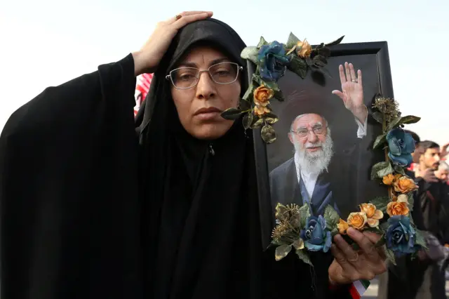iranka tuguje za alijem hamneijem