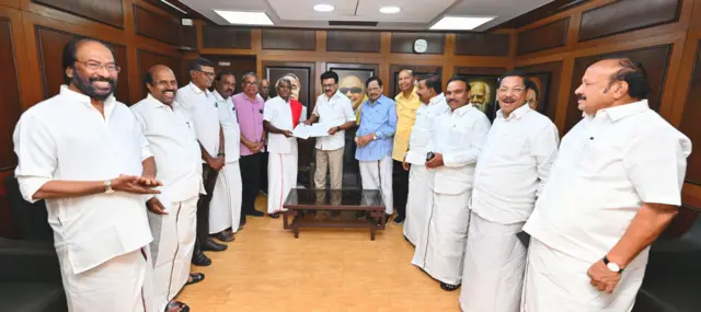 திமுக - மார்க்சிஸ்ட் கம்யூனிஸ்ட் இடையே தொகுதி பங்கீடு ஒப்பந்தம் 