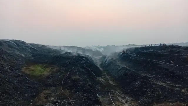 Tempat Pemrosesan Akhir (TPA) Jatiwaringin memiliki luas 33 hektare dan dirancang untuk menampung pasokan sampah dari 29 kecamatan di Kabupaten Tangerang dengan volume mencapai lebih dari 2.300 ton per hari.