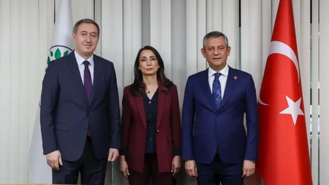 DEM Parti Eş Genel Başkanları Tülay Hatimoğulları ve Tuncer Bakırhan ile CHP Genel Başkanı Özgür Özel 