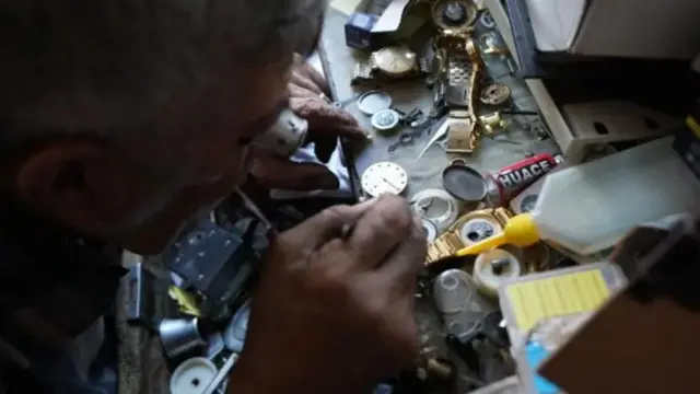 Aworan aago ati ẹni to n tun un ṣe