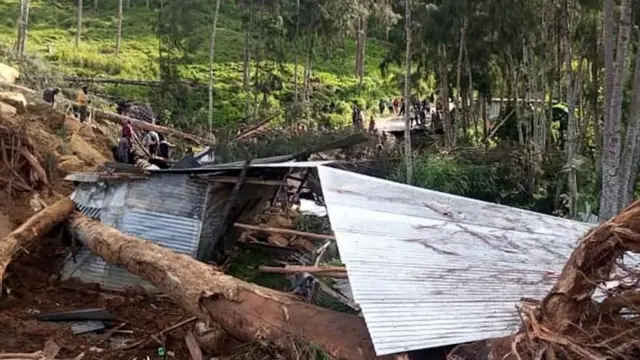 একাধিক কারণে উদ্ধারকারীদের বিভিন্ন সমস্যার মুখোমুখি হতে হচ্ছে।