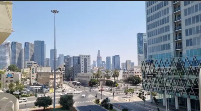 शुक्रवार तेल अभिभ सहरको सडक