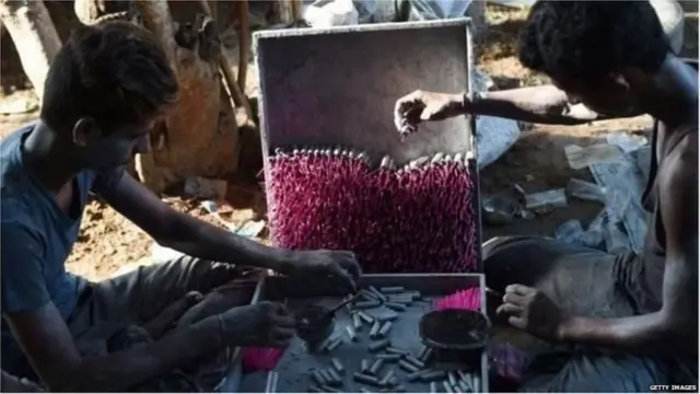 भारतात फटाके कधी आले मग?