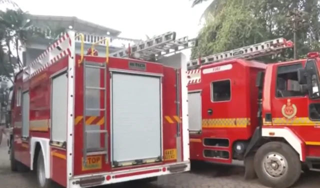 ਦਮਕਲ ਵਿਭਾਗ ਦੀਆਂ ਗੱਡੀਆਂ