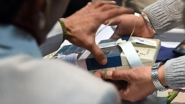 வாக்குப் பதிவு இயந்திரங்கள்