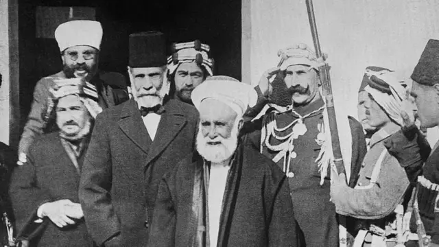 अंग्रेजों ने ऑटोमन साम्राज्य के ख़िलाफ़ विद्रोह में शरीफ़ हुसैन बिन अली का समर्थन किया था