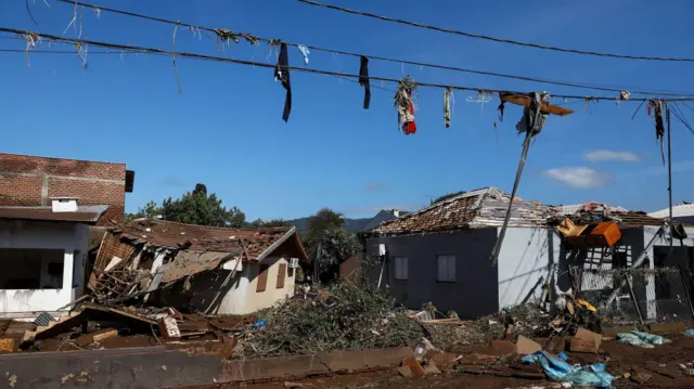 Casas danificadas em uma área afetada por um ciclone extratropical, em Mucum, no Rio Grande do Sul, em 6 de setembro de 2023.