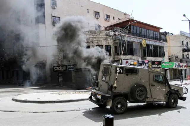 سيارة عسكرية إسرائيلية تقتحم مخيم جنين قبل أيام