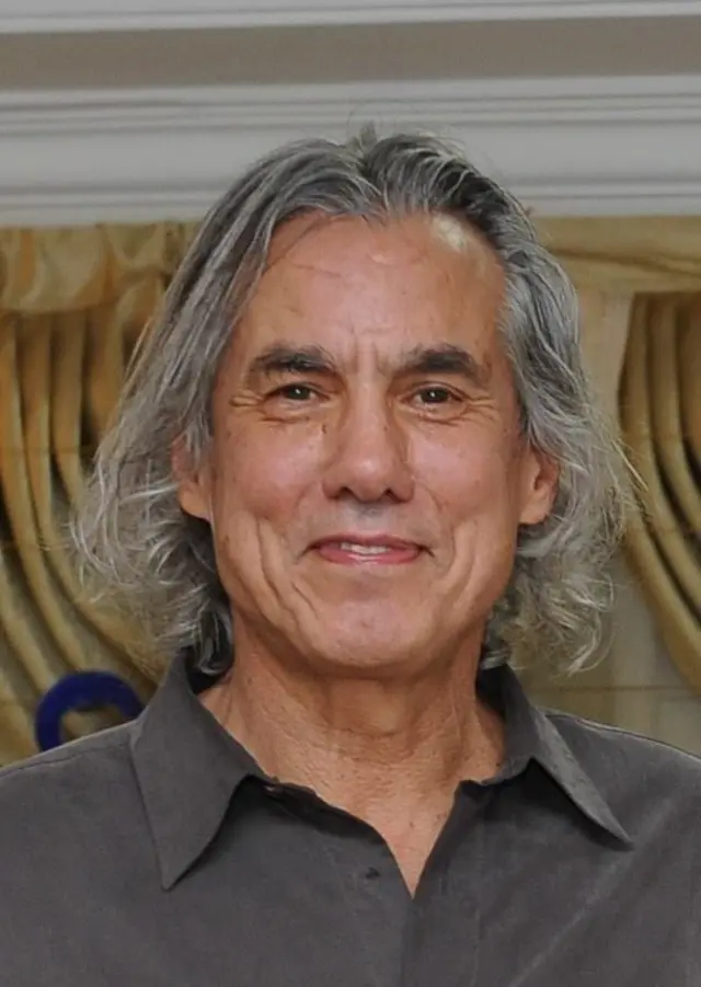 မဟာစည်နည်းနဲ့ ဝိပ္ပဿနာ ကျင့်ကြံပြီး ရဟန်းဝတ်ခဲ့ဖူးသူ အလန် ကလဲမန့်စ်