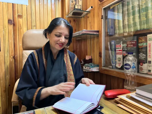 வழக்கறிஞர் ரசியா பேக்