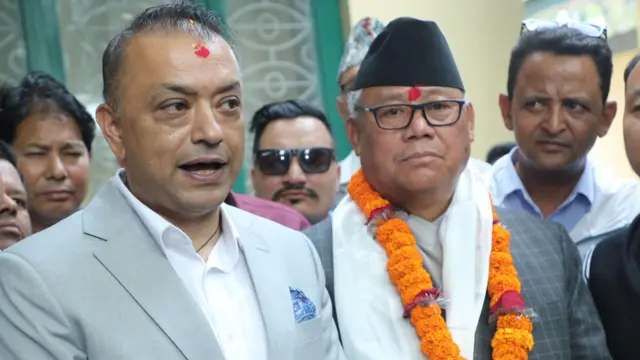 नेपाली कांग्रेसका सभापति गगन थापा र संसदीय दलका नेता भीष्मराज आङ्गदेम्बे
