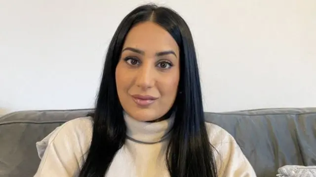 ኣደ ክልተ ቆልዑ ቪቪን ኩመር