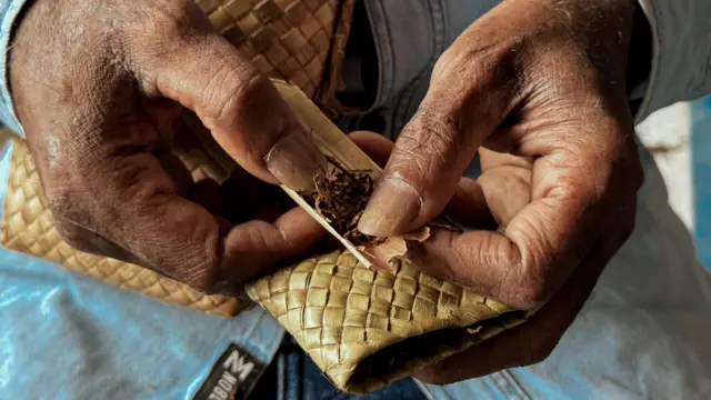 Satu tungku tiga batu