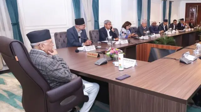 प्रधानमन्त्री केपी शर्मा ओलीको नेतृत्वमा मन्त्रिपरिषदको बैठक