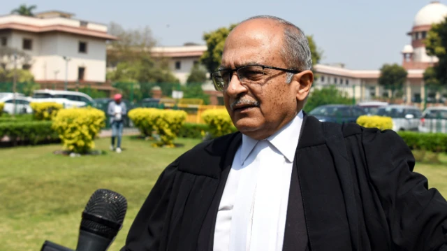 वकील प्रशांत भूषण 