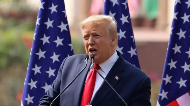 डोनाल्ड ट्रंप