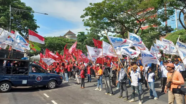 Demonstrasi buruh di Semarang, Jawa Tengah, Kamis, 28 Agustus 2025.
