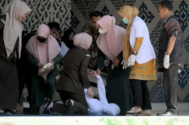 hukuman cambuk, qanun jinayah, aceh