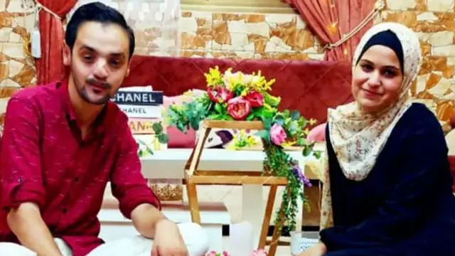 Noura na Mohamed wakiwa nyumbani kwao Gaza kabla ya vita kuanza, ambapo walitarajia kuanzisha familia.