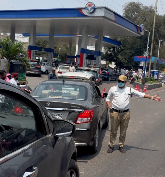 హైదరాబాద్‌లో పెట్రోల్ బంకులు 