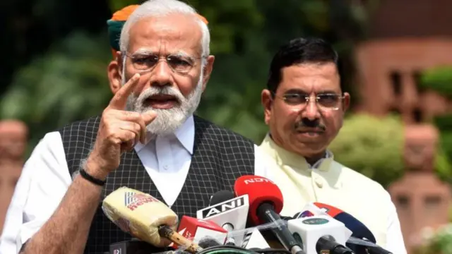 नरेंद्र मोदी