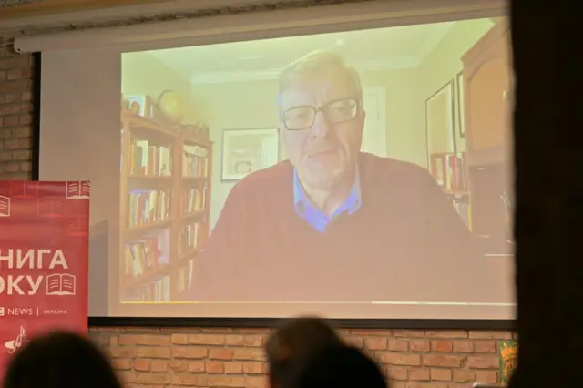 Сергій Плохій під час онлайн зв'язку розповідає про свою книгу 