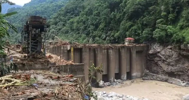 तिस्ता नदी पर बनी एक बिजली परियोजना
