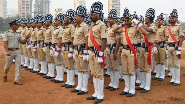 मुंबई पोलीस 