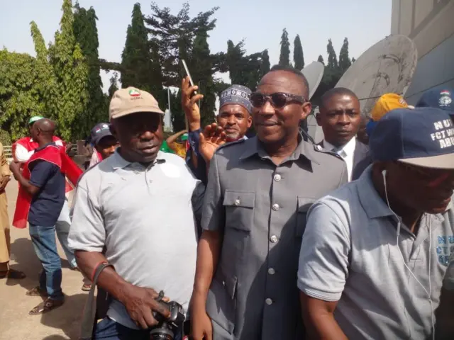 Ọmọyẹle Ṣoworẹ, atawọn oluwọde kan.