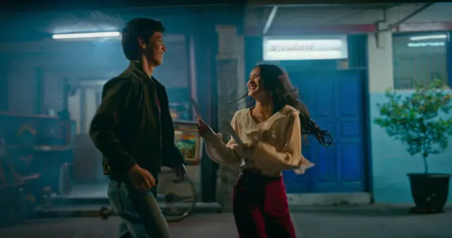 Adegan Rangga & Cinta