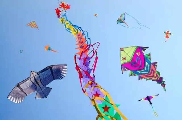 વીજળીની શોધ કોણે કરી, ડૉલર ઉપર કોની તસવીર છે, બેન્જામિન ફ્રૅન્કલિન, અમેરિકાના રાજનેતા, અમેરિકાની સ્વતંત્રતા, સંશોધક, વીજળીમાં ધન અને ઋણ વીજભાર, બીબીસી ગુજરાતી, બીબીસી ન્યૂઝ ગુજરાતી 