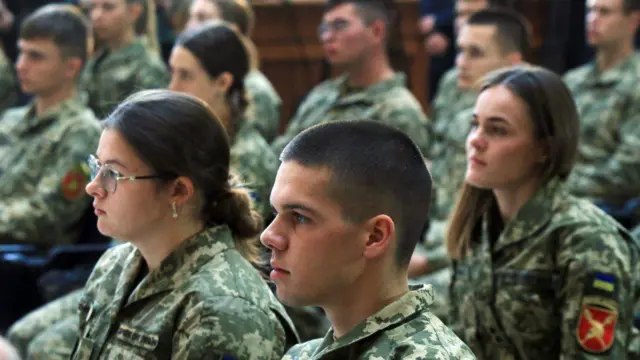 курсанти, військові виші