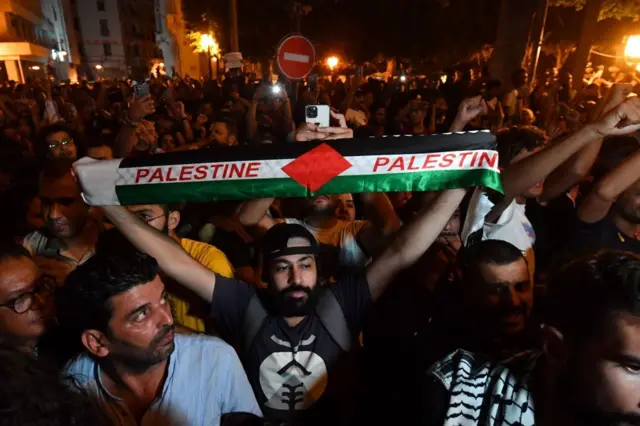 En Túnez, grupos de manifestantes pro palestinos salieron a las calles
