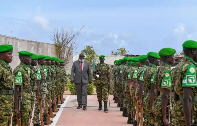 Howlgalka Midowga Afrika ee Soomaaliya ayaa gacan ka siiya dowladda dagaalka al-Shabaab iyo xasilinta dalka.