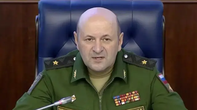 Igor Kirillov wuxuu ahaa jeneraal sare oo ka tirsan ciidamada Ruushka iyo madaxa Nuclear-ka, iyo ciidamada difaaca kiimikada (NBC).