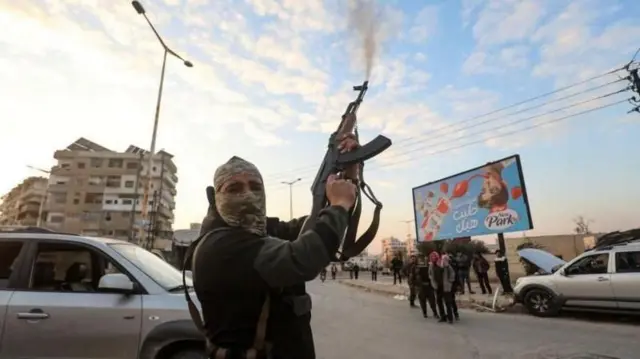 હમામાં સીરિયાની સેના પાછળ હઠી છે અને ત્યાં વિદ્રોહીઓનો કબજો છે