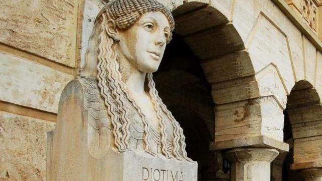 Busto de Diotima na Universidade da Austrália Ocidental.