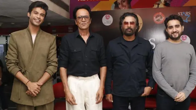 ओटीटी प्लेटफ़ॉर्म नेटफ़्लिक्स पर द रेलवे मेन रिलीज़ हुई है, जिसमें बाबिल ख़ान, केके मेनन और आर महादेवन ने काम किया है.