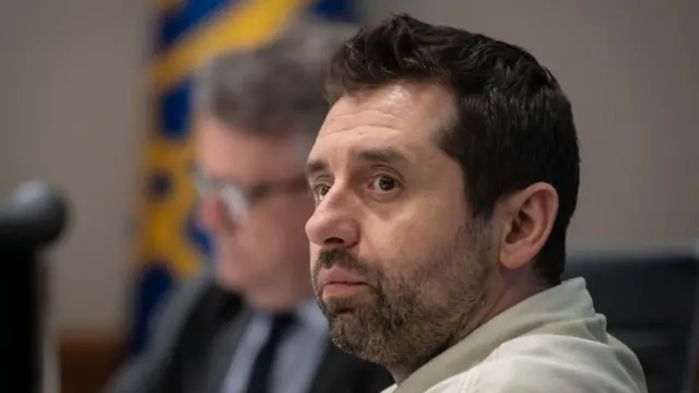 Як відзначають у "монобільшості", станні кілька місяців 90 відсотків свого часу Давид Арахамія приділяв переговорам і лише 10-ть – фракції. Тепер це співвідношення тимчасово змінилось навпаки.