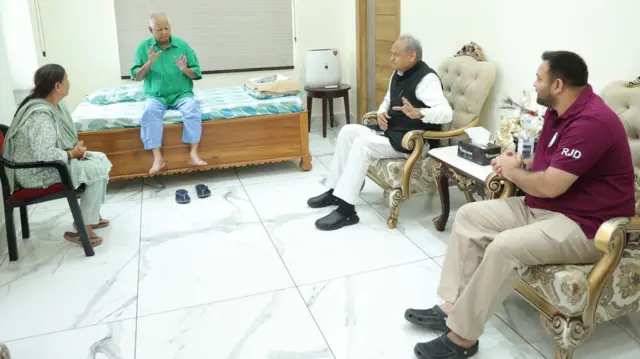 लालू गहलोत तेजस्वी राबड़ी देवी