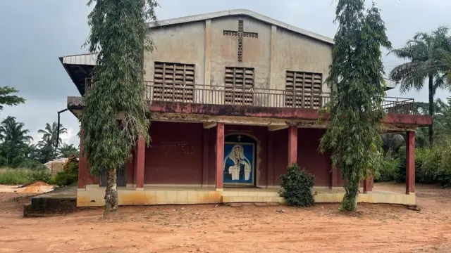 Ụlọụka St. Marys Katọlik Idedu Amokwe ka e ji igodo gbachie ya n'ụbọchị ụka 10 Ọgọst, 2025.