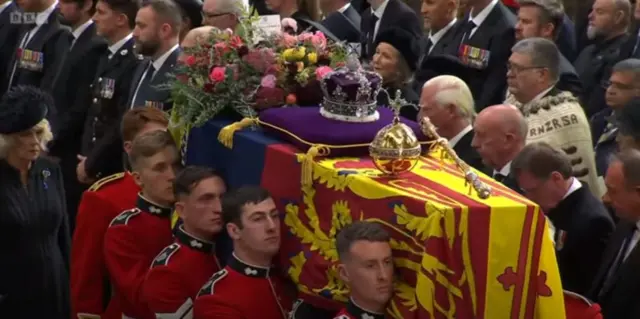 E mechala akwamozu Ezenwaanyị apụ n'ụlọụka 