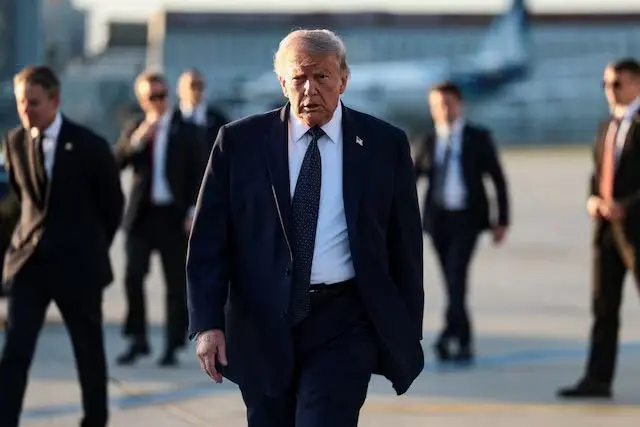 Tổng thống Mỹ Donald Trump đã chính thức ký thỏa thuận này trong thời gian tham dự Hội nghị Thượng đỉnh G7 tại Evian-les-Bains