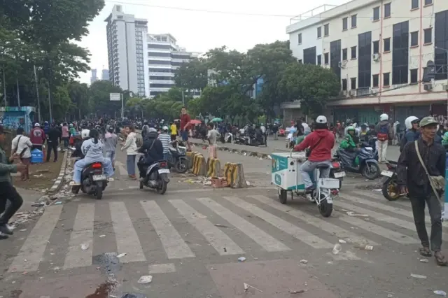 Kondisi jalan Kramat Kwitang, Jakarta Pusat, Sabtu (30/8/2025)